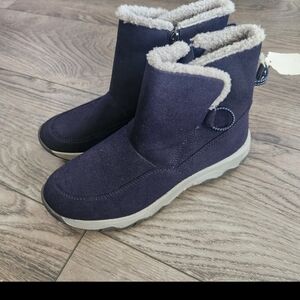 Easy Spirit Navy Faux-Shearling Winter Ankle Boots with Gray Sole